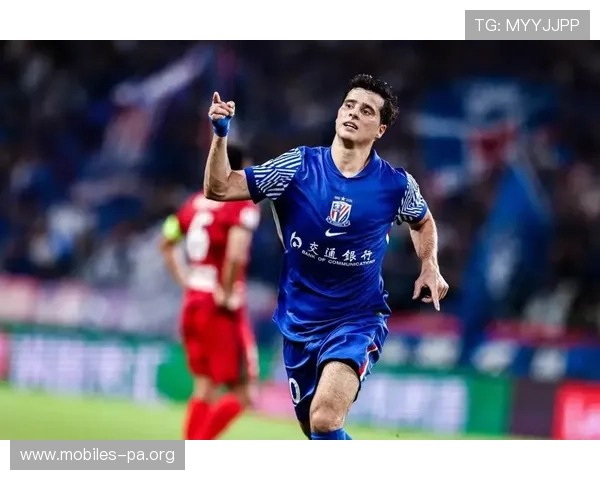 媒体人称河南队对申花比赛走势突变或因场地状况严重影响比赛进程 媒体人称河南队对申花比赛走势突变或因场地状况严重影响比赛进程