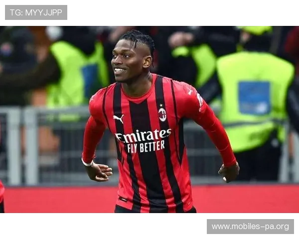 切尔西追求莱奥遭米兰高要价压制转会谈判数月仍难获实质性的突破 切尔西追求莱奥遭米兰高要价压制转会谈判数月仍难获实质性的突破